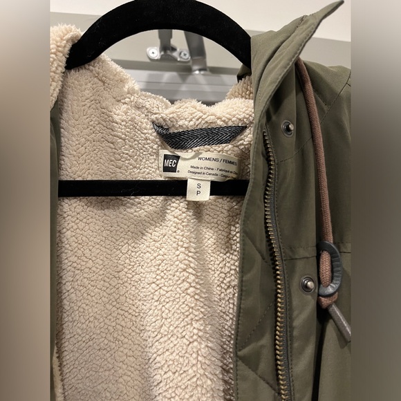 Women’s Small Insulted Water-Resistant Olive Green MEC Jacket - Picture 8 of 8